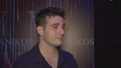 Ο Γιάννης Κακοσαίος μιλάει στην κάμερα του Happy Day του ALPHA