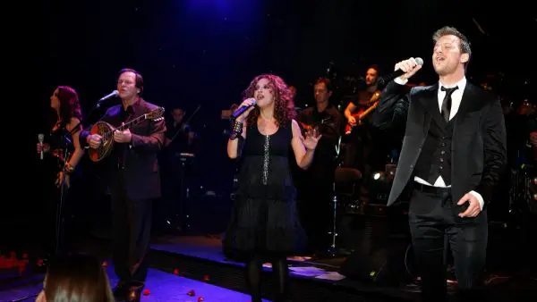 Η Γλυκερία σε ζωντανή μουσική εμφάνιση με τον Χρήστο Νικολακόπουλος