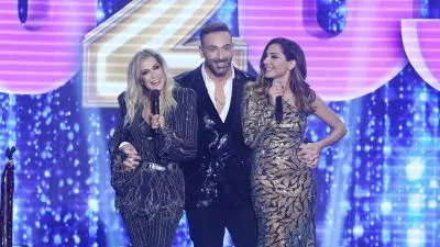 Ο Νίκος Κοκλώνης η Δέσποινα Βανδή και η Άννα Βίσση στο πλατό του J2us