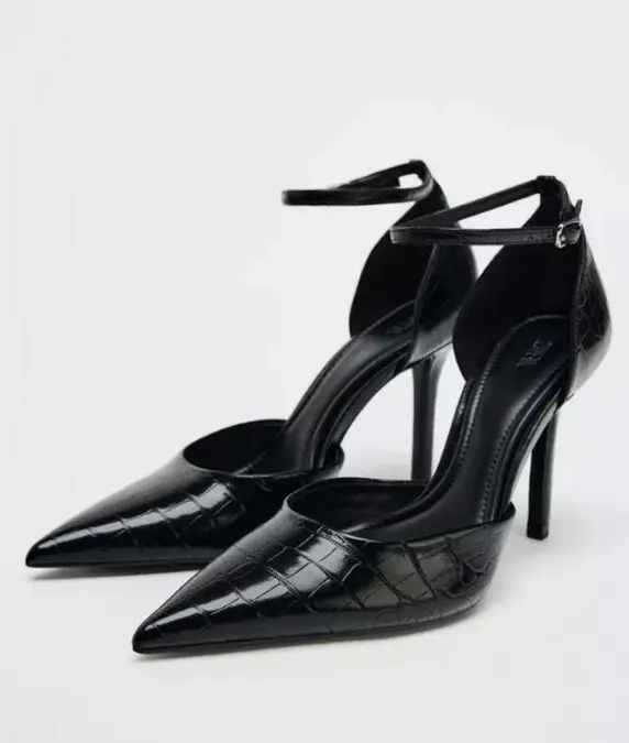 μαύρα ρετρό παπούτσια zara