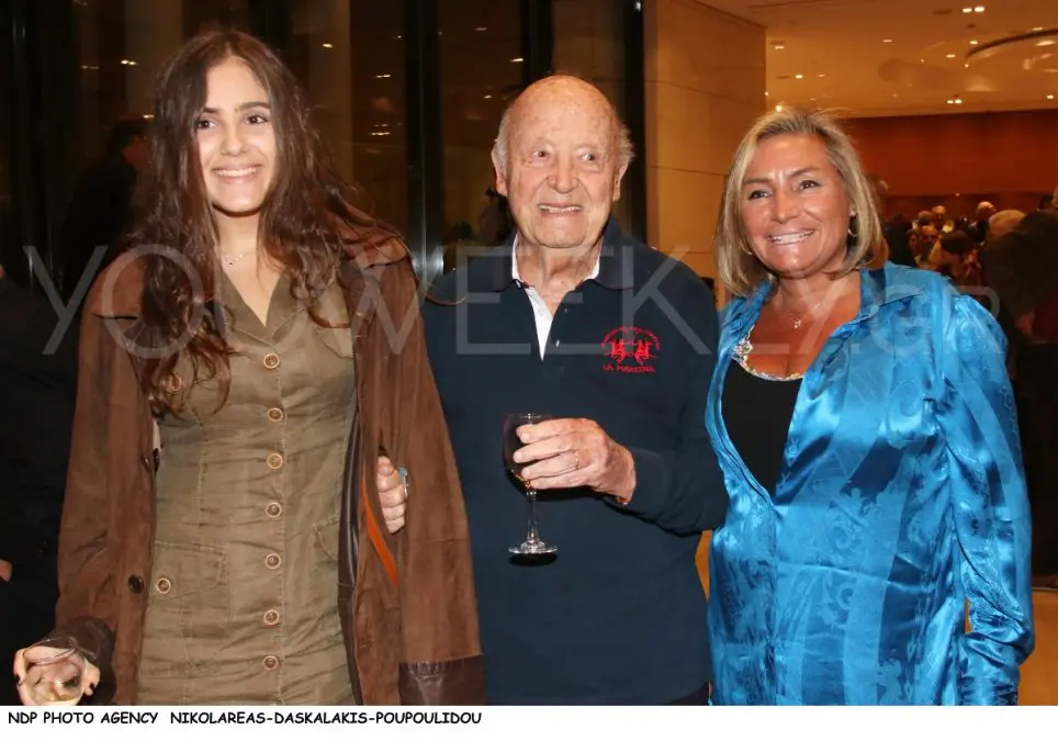 Ο Μίμης Πλέσσας με την Λουκίλα Κάρρερ και την κόρη τους, Ελεάννα