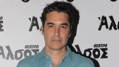 Ο Χριστόφορος Παπακαλιάτης στο θέατρο Άλσος