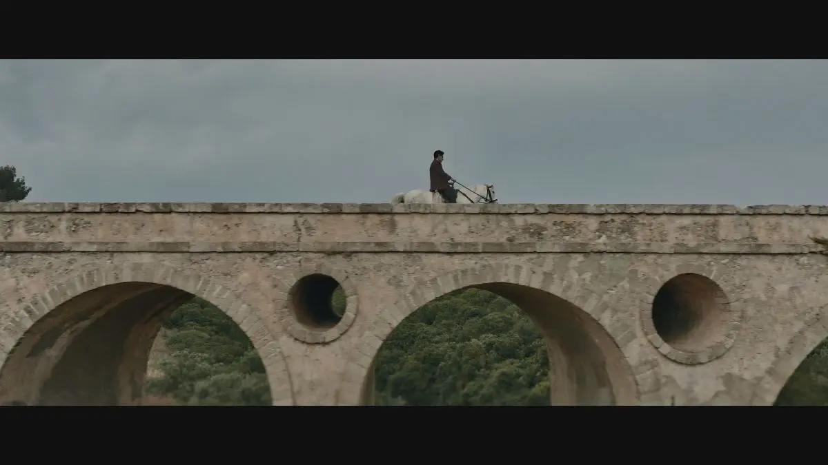 Σκηνή από την σειρά του Mega, 17 κλωστές