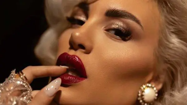 Η Αλεξάνδρα Παναγιώταρου στο Instagram.