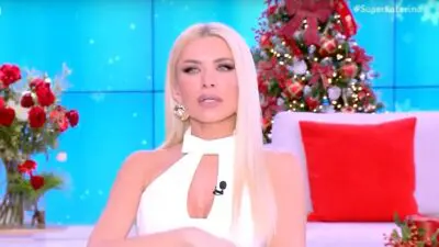 Η Κατερίνα Καινούργιου στο πλατό του Super Κατερίνα