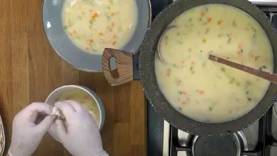 Κοτόσουπα αυγολέμονο