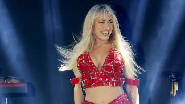 Η Κόνι Μεταξά