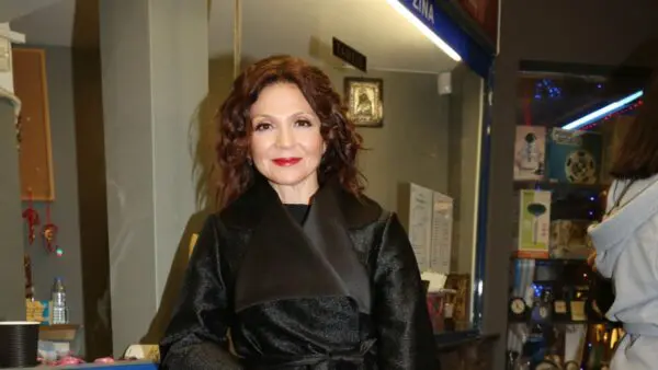 Η Ταμίλια Κουλιέβα σε βραδινή έξοδο.