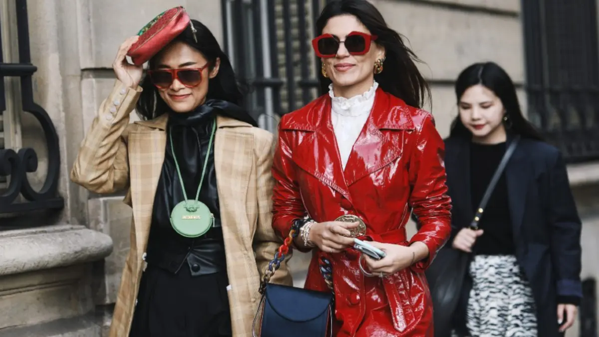 Οι Γαλλίδες με σουέτ πανωφόρια