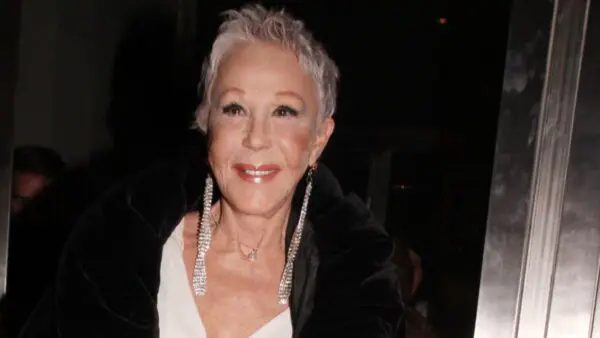 Η Ζωή Λάσκαρη