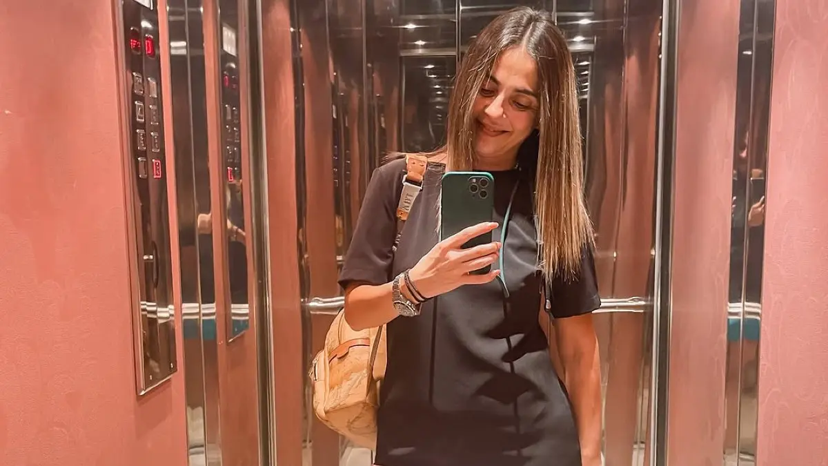 Αγγελική Δαλιάνη σε ασανσέρ