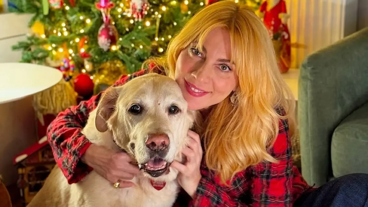 Στόλισε η Σμαράγδα Καρύδη