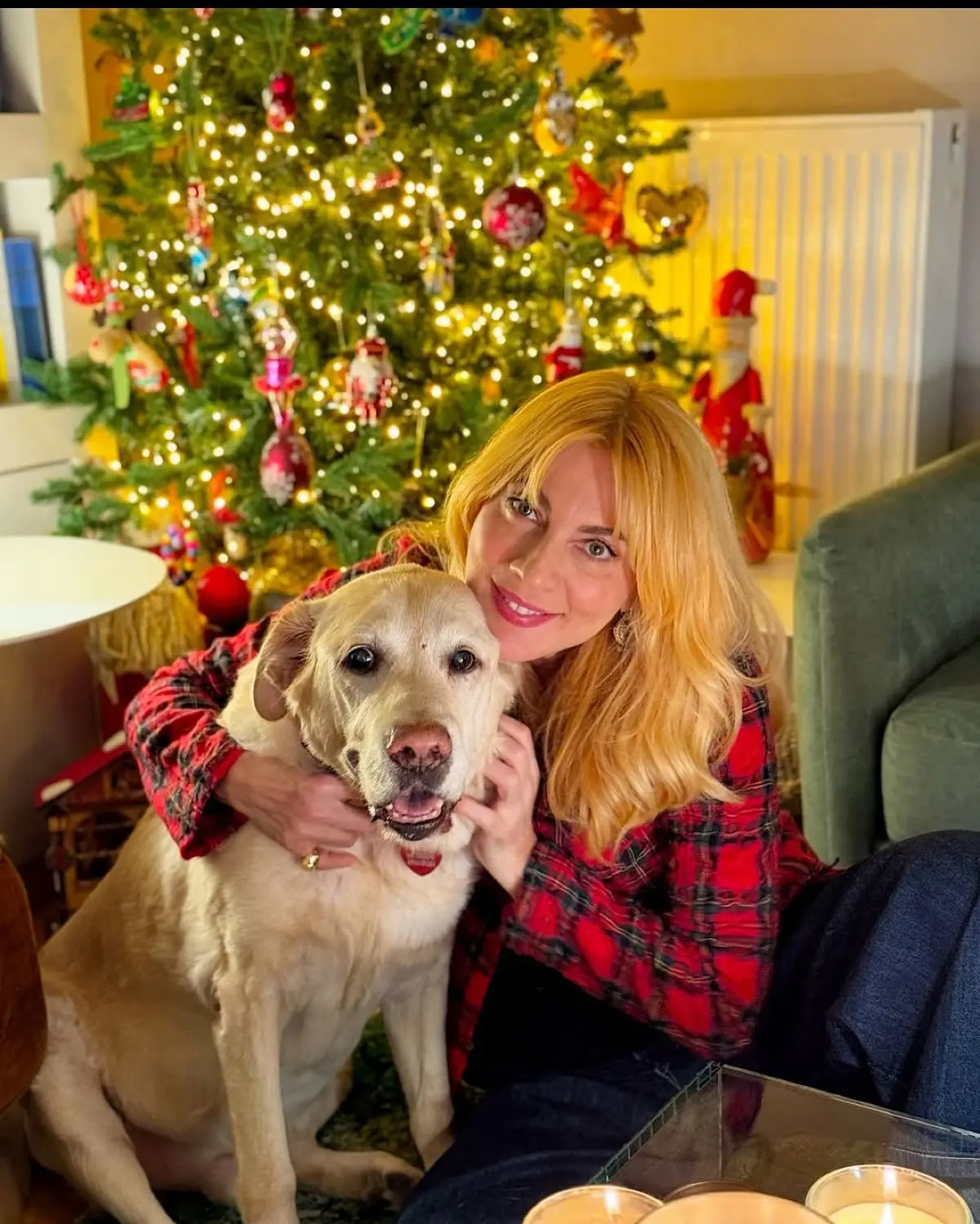 Στόλισε η Σμαράγδα Καρύδη