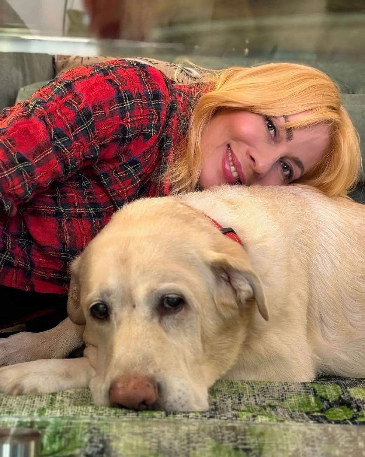 Στόλισε η Σμαράγδα Καρύδη