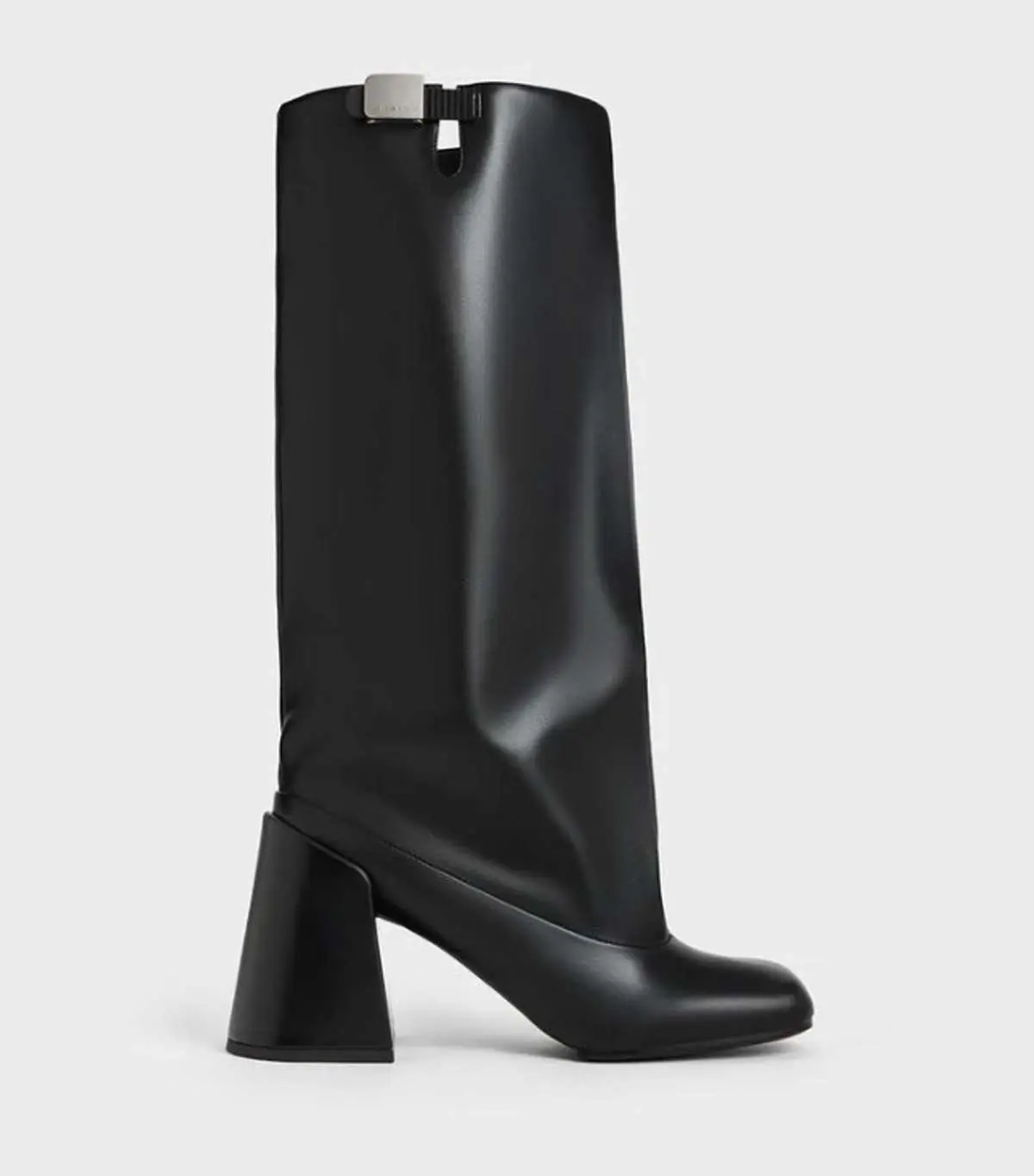 μαύρες μπότες με χοντρό τακούνι