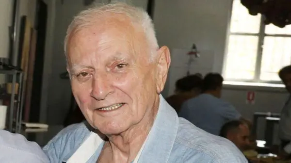 Ο Κώστας Χαρδαβέλλας