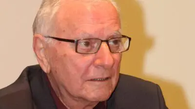 Ο Κώστας Χαρδαβέλλας