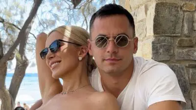 Ο Κουτσουμπής και η Καινούργιου αγκαλιά