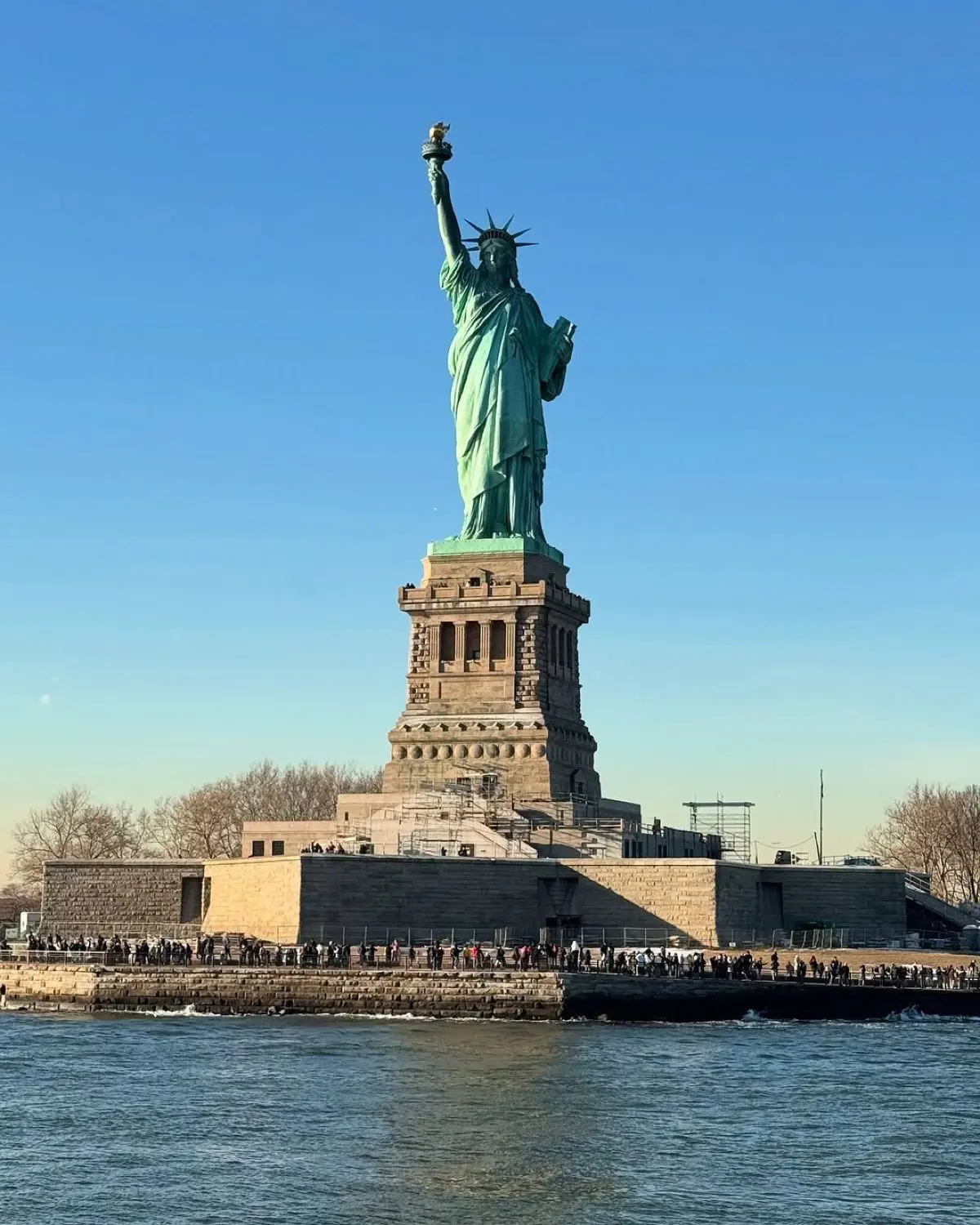 Η ανάρτηση του Τσιρίλο με το άγαλμα της Ελευθερίας