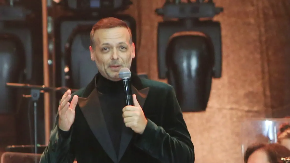 Ο Χάρης Δούκας στην πλατεία Συντάγματος