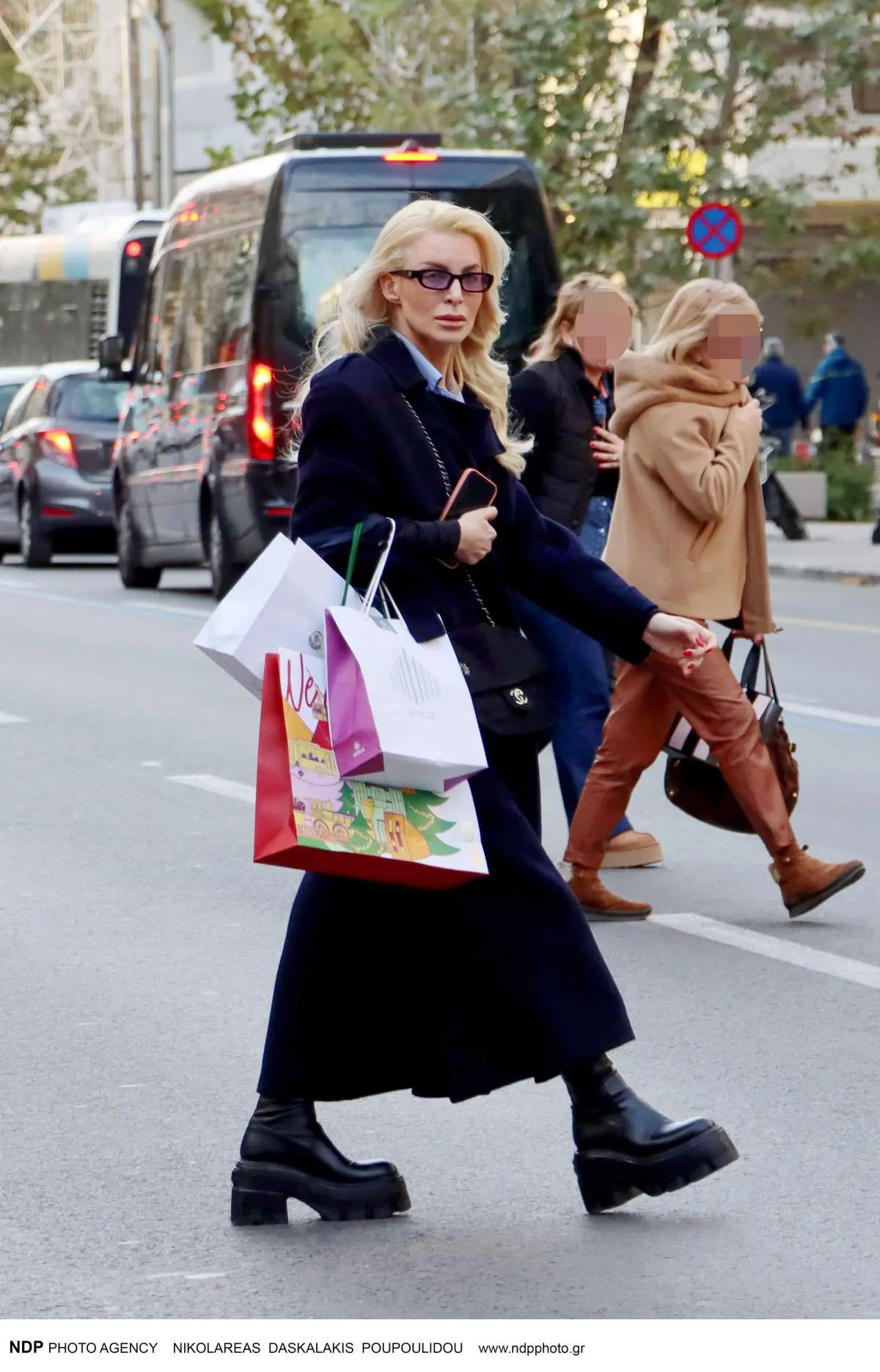 Η Κατερίνα Καινούργιου στο κέντρο της Αθήνας