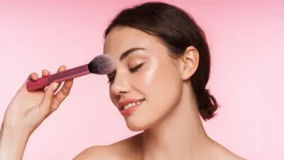 Τα καλύτερα καλλυντικά που πρέπει να προσθέσετε στην τσάντα μακιγιάζ σας το 2025