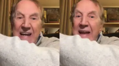 Ο Γιώργος Κωνσταντίνου στο TikTok.