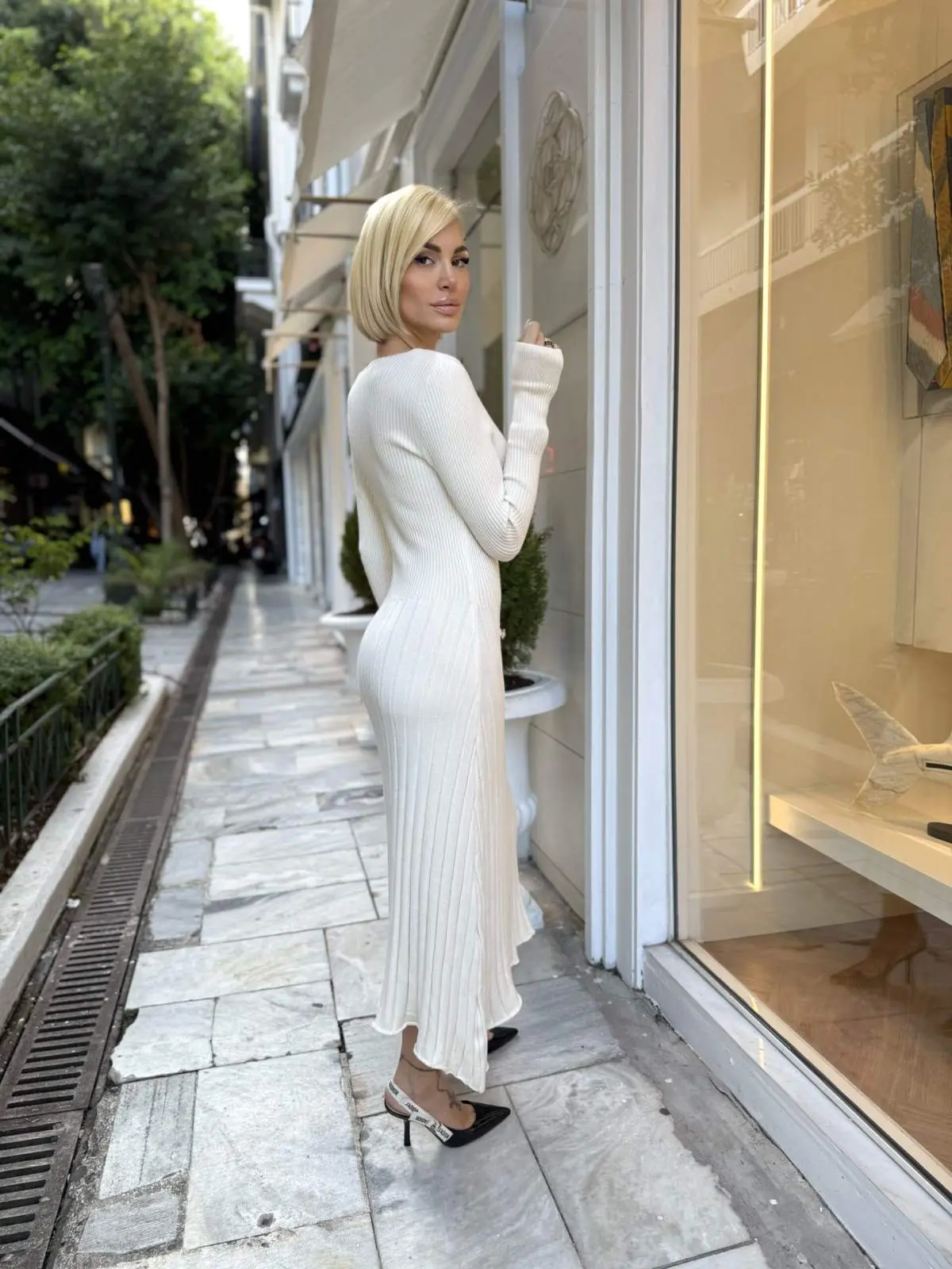 H Αλεξάνδρα Παναγιώταρου με πλεκτό φόρεμα 