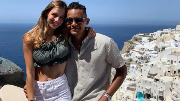 Εμμανουήλ Καραλής σύντροφος