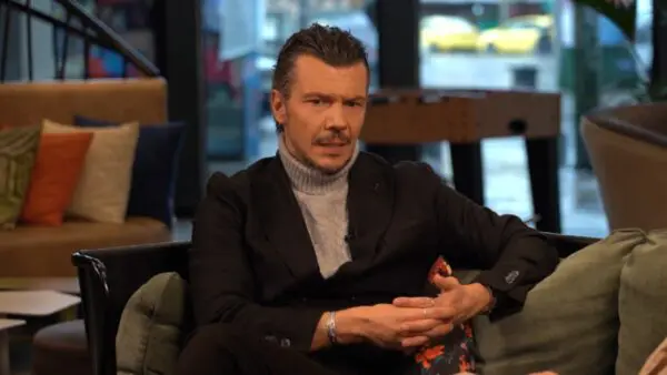 Ο Ιωάννης Παπαζήσης στο μαμά δε;