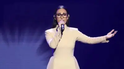 Η Klavdia στον εθνικό τελικό της Eurovision 2025.