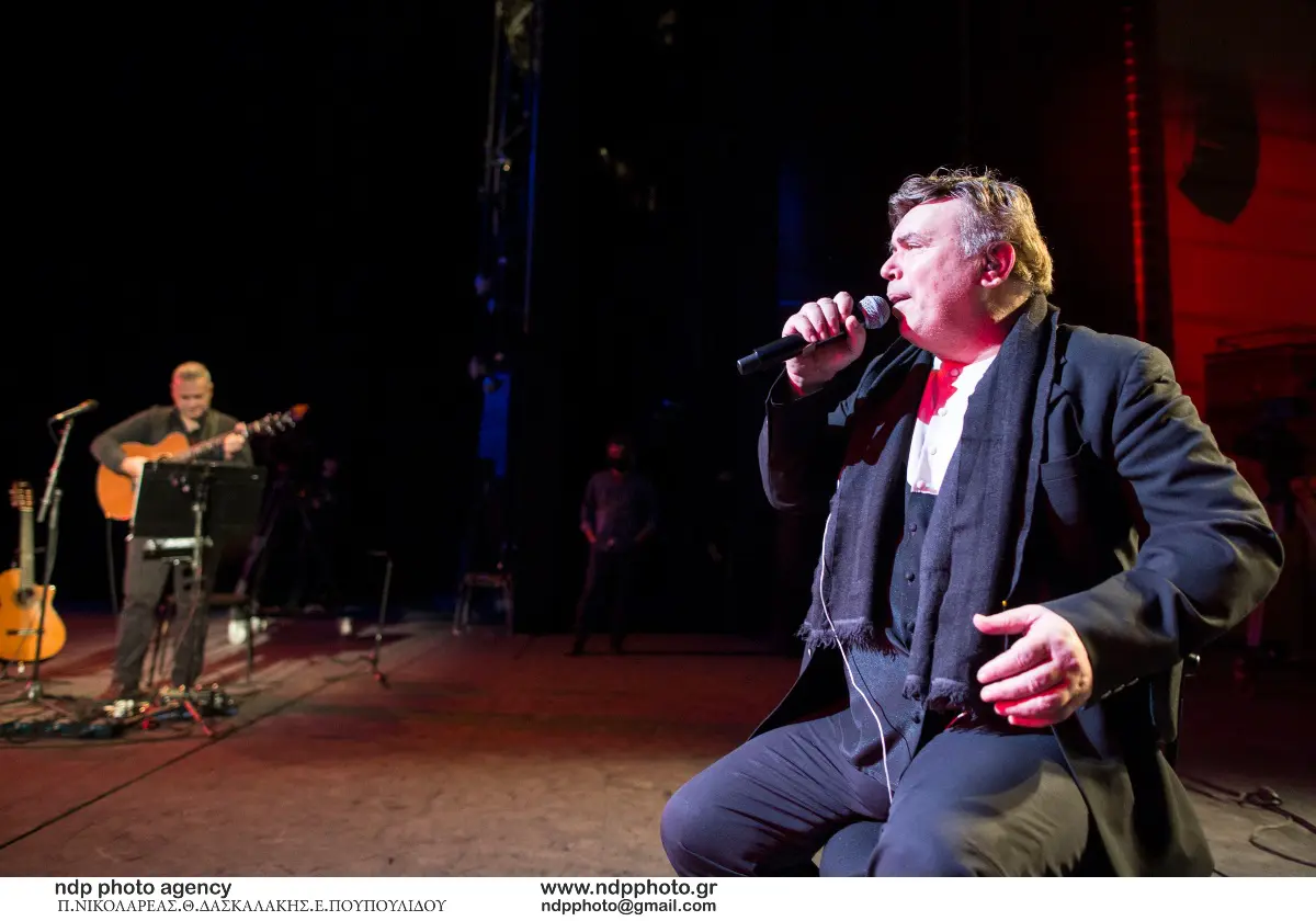 Ο Μανώλης Λιδάκης στην τελευταία του συναυλία