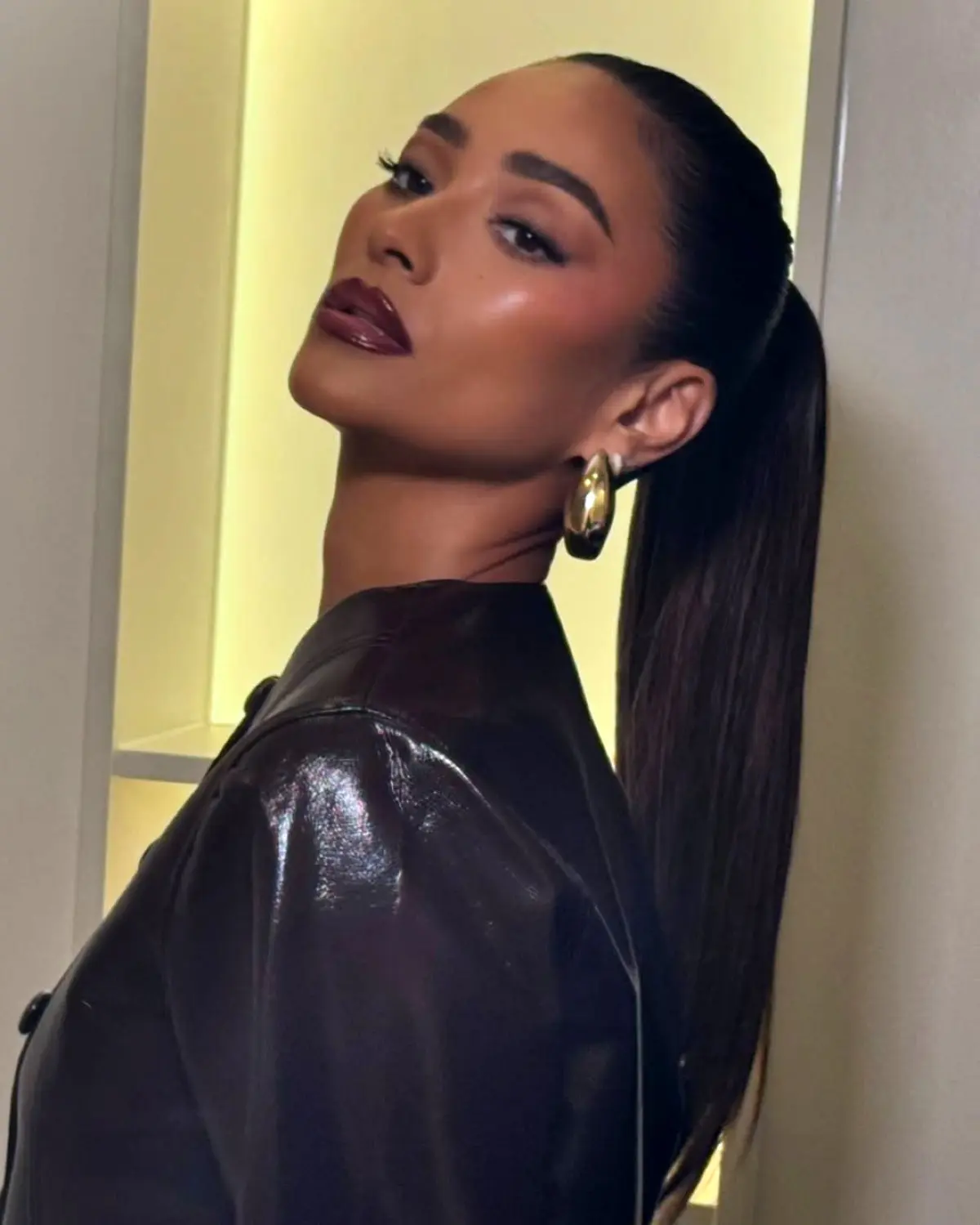 Χτενίσματα για ίσια μαλλιά για τον Άγιο Βαλεντίνο