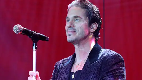 Νίκος Οικονομόπουλος