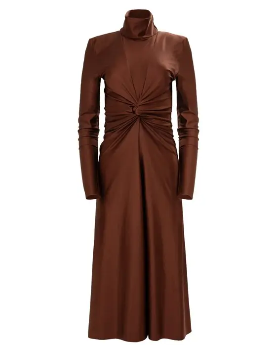 H Klavdia με φόρεμα Vassia Kostara