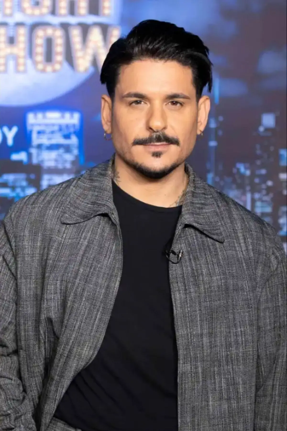 Ο Σταν  φωτογραφίζεται 