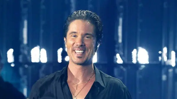 Νίκος Οικονομόπουλος