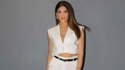 H Σταματίνα Τσιμτσιλή με λευκό σύνολο