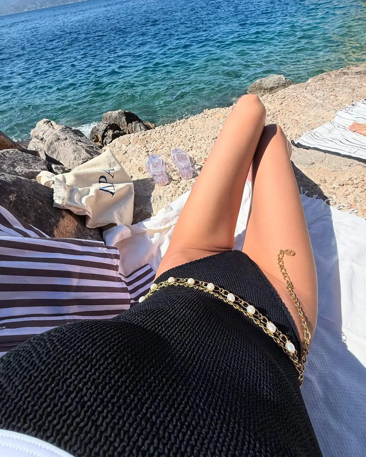 Η Ηλιάνα Παπαγεωργίου με μαγιό στην Ύδρα