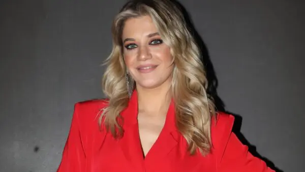 Η Τζένη Θεωνά σε δημόσια έξοδό της