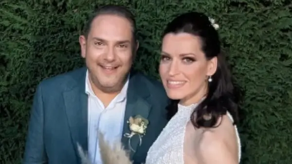 Στέλιος Διονυσίου, Αγνή Καλουμένου