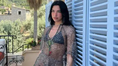 Με μπικίνι η Dual Lipa