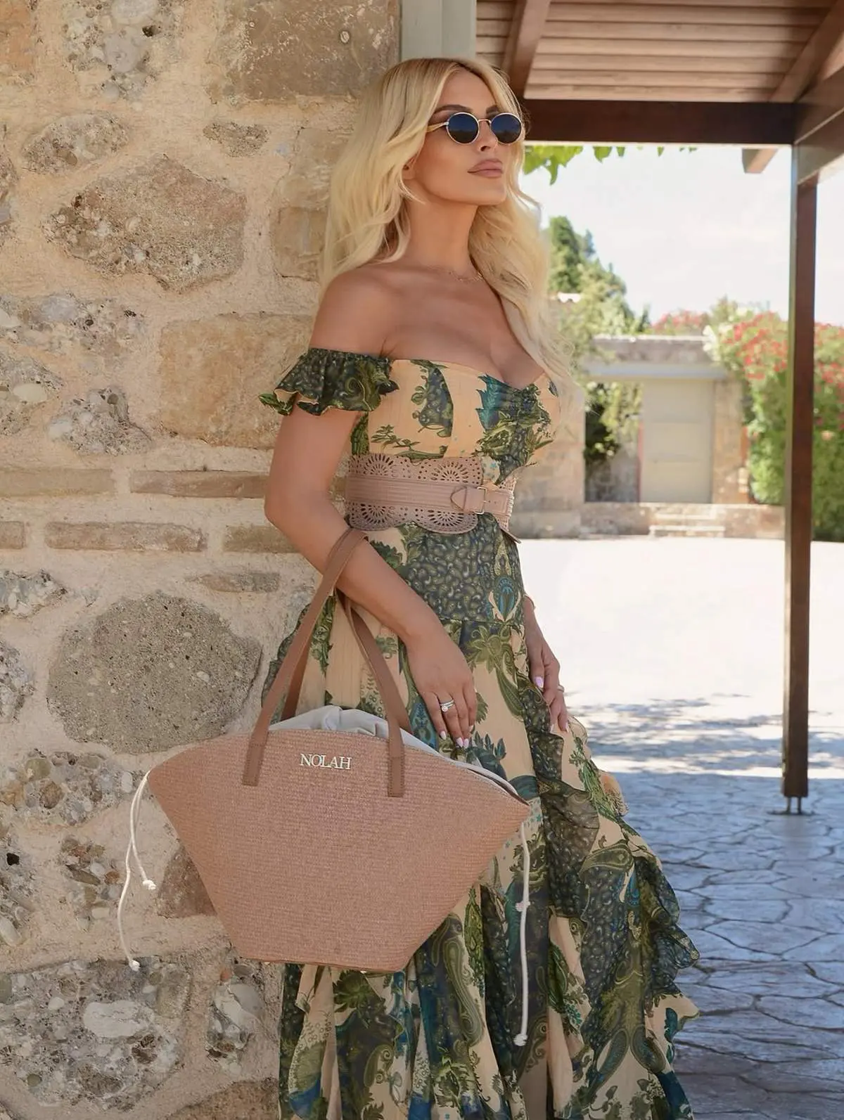 Τάσεις φοράει η Κατερίνα Καινούργιου στην Πάρο