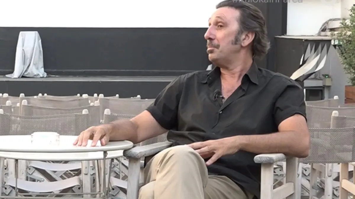 Ο Ρένος Χαραλαμπίδης στο Καλοκαίρι Παρέα