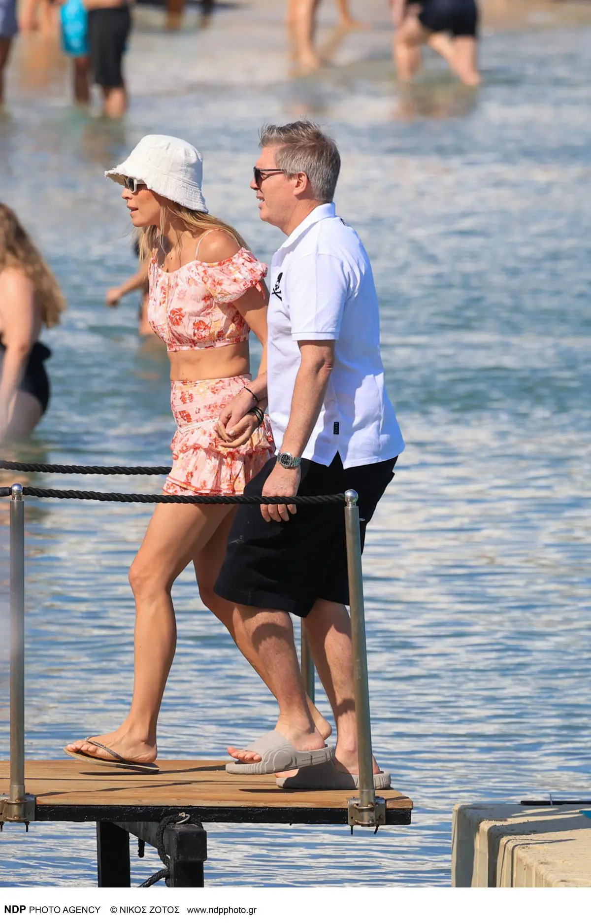 Η Μαριέττα Χρουσαλά και ο Λέων Πατίτσας στη Μύκονο