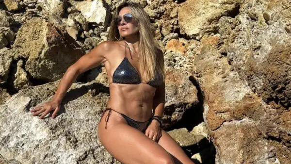 Ελένη Πετρουλάκη με μαγιό