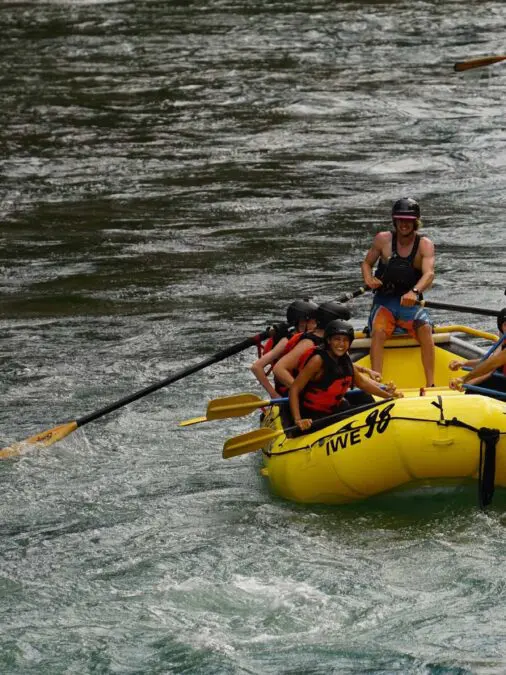 Ευγενία Σαμαρά σε ποτάμι στον Καναδά