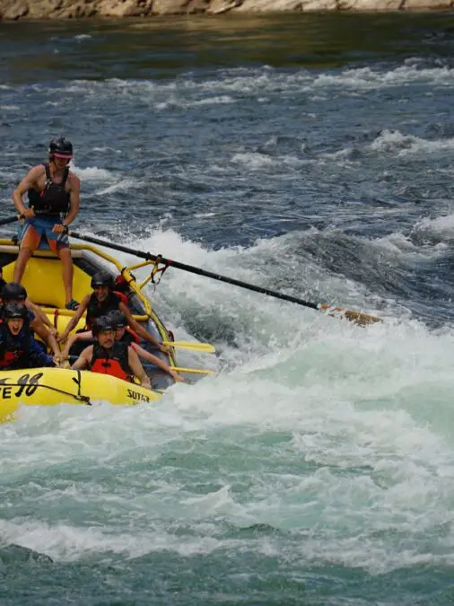 Ευγενία Σαμαρά σε ποτάμι στον Καναδά