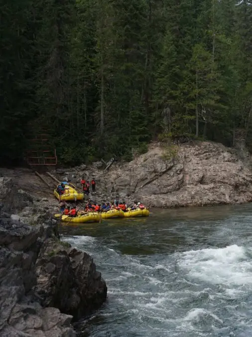 Ευγενία Σαμαρά σε ποτάμι στον Καναδά