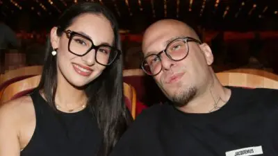 Η Klavdia με τον Oge σε έξοδό τους